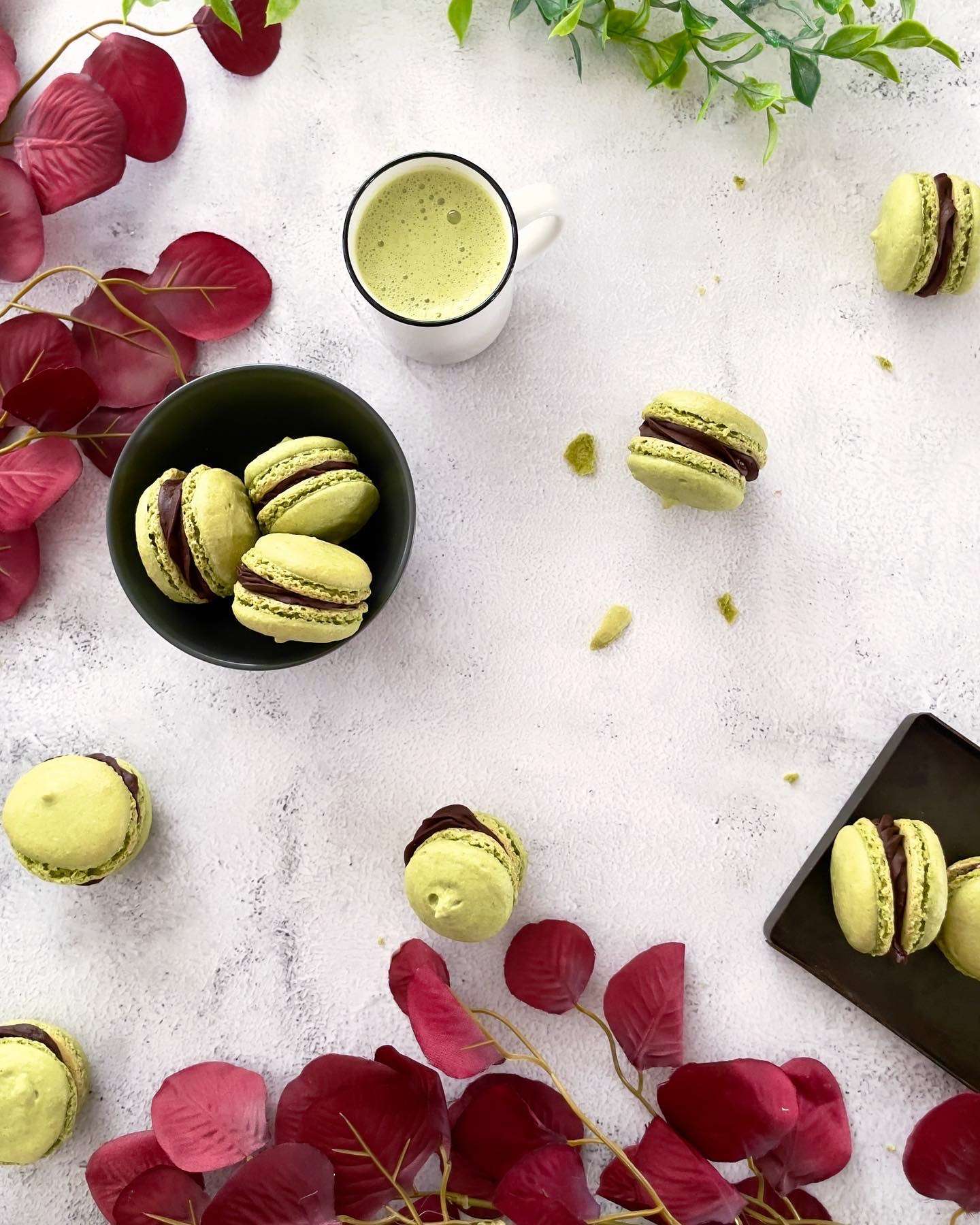 matcha macrons with chocolate ganache filling